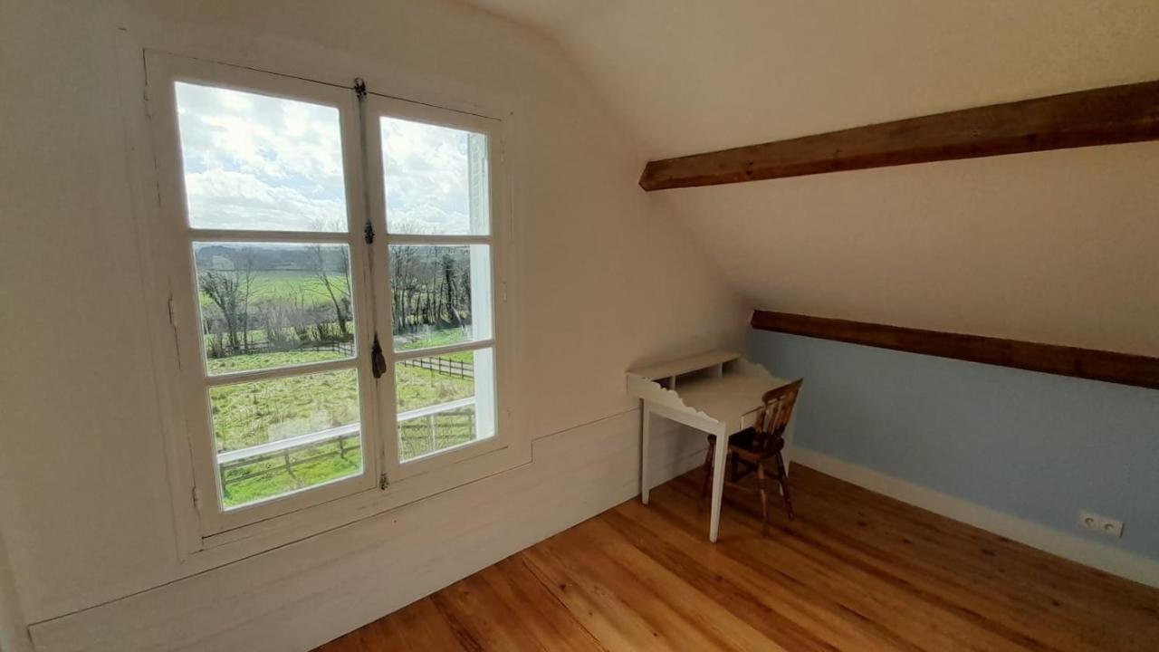 Gite Cottage Chaleureux En Pleine Campagne Vue Sur Les Monts Et Forets Et Le Chateau De Carrouges Esterno foto